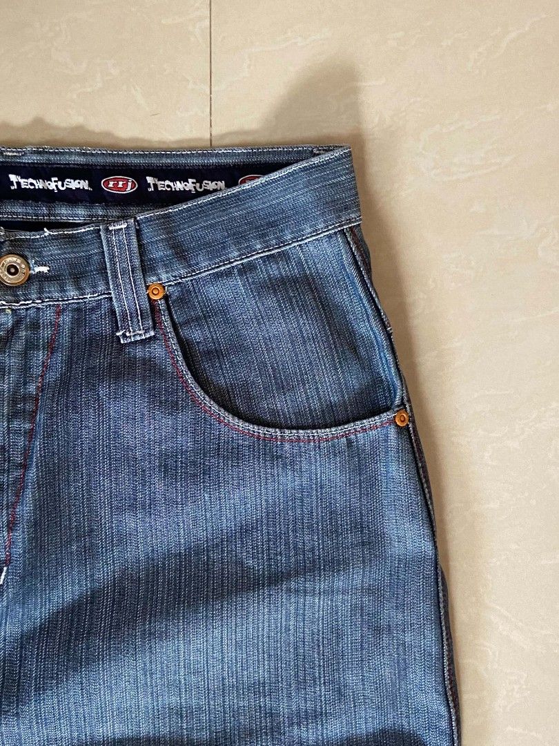 Y2k RRJ TECHNOFUSION Baggy Barrel Pants (Category: Jeans) located in Talisay. Submitted by trovegalleryonig (Listing ID 1442711948, Image 3). Description: 𝗗𝗘𝗧𝗔𝗜𝗟𝗦 Y2K Baggy RRJ TechnoFusion Barrel Pants 𝙎𝙞𝙯𝙚: M - L 𝙄𝙨𝙨𝙪𝙚(𝙨): none 𝘾𝙤𝙡𝙤𝙧 𝙧𝙖𝙩𝙚: 10/10 𝘾𝙤𝙣𝙙𝙞𝙩𝙞𝙤𝙣: 10/10 𝗗𝗶𝗺𝗲𝗻𝘀𝗶𝗼𝗻𝘀: (𝙞𝙣 𝙞𝙣𝙘𝙝𝙚𝙨) 𝙒𝙞𝙙𝙩𝙝: 33 𝙇𝙚𝙣𝙜𝙩𝙝: 36 𝙏𝙝𝙞𝙜𝙝 𝙊𝙥𝙚𝙣𝙞𝙣𝙜: 15 𝙇𝙚𝙜 𝙃𝙤𝙡𝙚: 9 ☢️ 𝙎𝙝𝙞𝙥𝙥𝙞𝙣𝙜 𝙛𝙚𝙚 