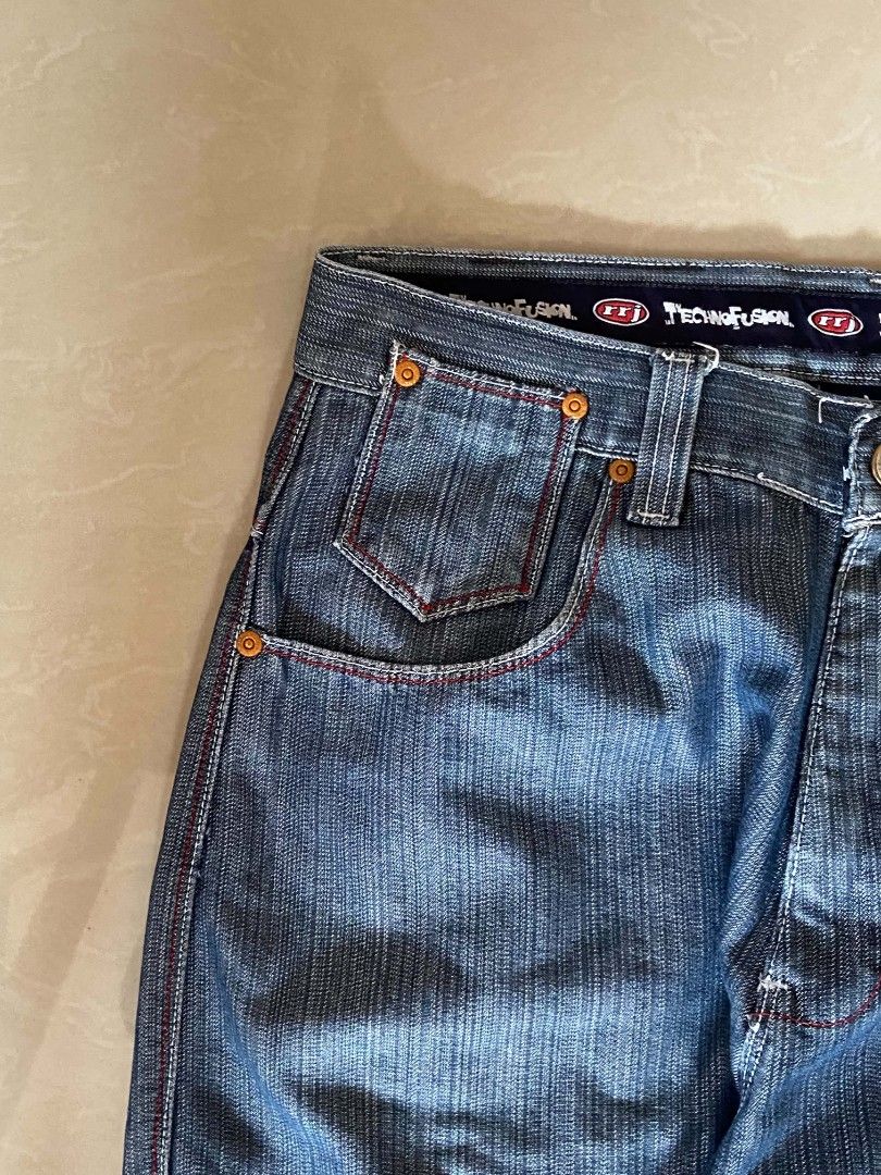 Y2k RRJ TECHNOFUSION Baggy Barrel Pants (Category: Jeans) located in Talisay. Submitted by trovegalleryonig (Listing ID 1442711948, Image 2). Description: 𝗗𝗘𝗧𝗔𝗜𝗟𝗦 Y2K Baggy RRJ TechnoFusion Barrel Pants 𝙎𝙞𝙯𝙚: M - L 𝙄𝙨𝙨𝙪𝙚(𝙨): none 𝘾𝙤𝙡𝙤𝙧 𝙧𝙖𝙩𝙚: 10/10 𝘾𝙤𝙣𝙙𝙞𝙩𝙞𝙤𝙣: 10/10 𝗗𝗶𝗺𝗲𝗻𝘀𝗶𝗼𝗻𝘀: (𝙞𝙣 𝙞𝙣𝙘𝙝𝙚𝙨) 𝙒𝙞𝙙𝙩𝙝: 33 𝙇𝙚𝙣𝙜𝙩𝙝: 36 𝙏𝙝𝙞𝙜𝙝 𝙊𝙥𝙚𝙣𝙞𝙣𝙜: 15 𝙇𝙚𝙜 𝙃𝙤𝙡𝙚: 9 ☢️ 𝙎𝙝𝙞𝙥𝙥𝙞𝙣𝙜 𝙛𝙚𝙚 