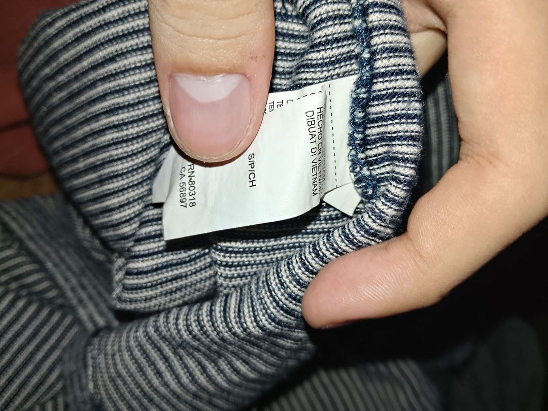 Y2K STRIPES LUCKY BRAND CLOUD LONGSLEEVE (Category: Longsleeves) located in Quezon City. Submitted by amaerish (Listing ID 1442715796, Image 3). Description: can lower if sure buyer no issue s on tag, can fit m-l .