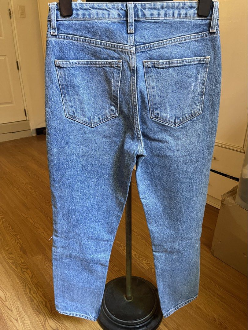 ZARA medium wash distressed denim jeans (Category: Jeans) located in Cebu City. Submitted by nerine888 (Listing ID 1442449665, Image 2). Description: Sturdy pair of jeans. Worn only a few times. Still feels structured and new. Please see pics for measurements.