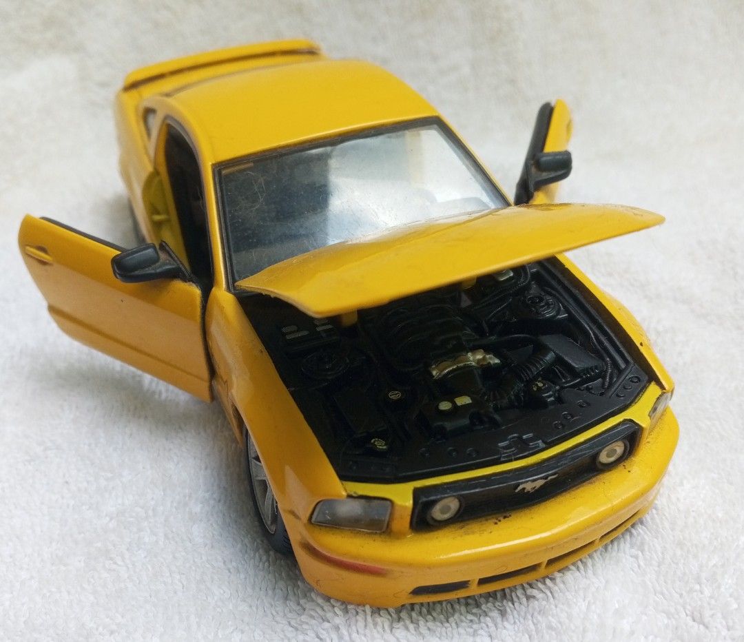 1:24 DIECAST MUSTANG GT (Category: Vehicle & Diecast Models) located in Quezon City. Submitted by jeandevera (Listing ID 1442811747, Image 3). Description: one in list.