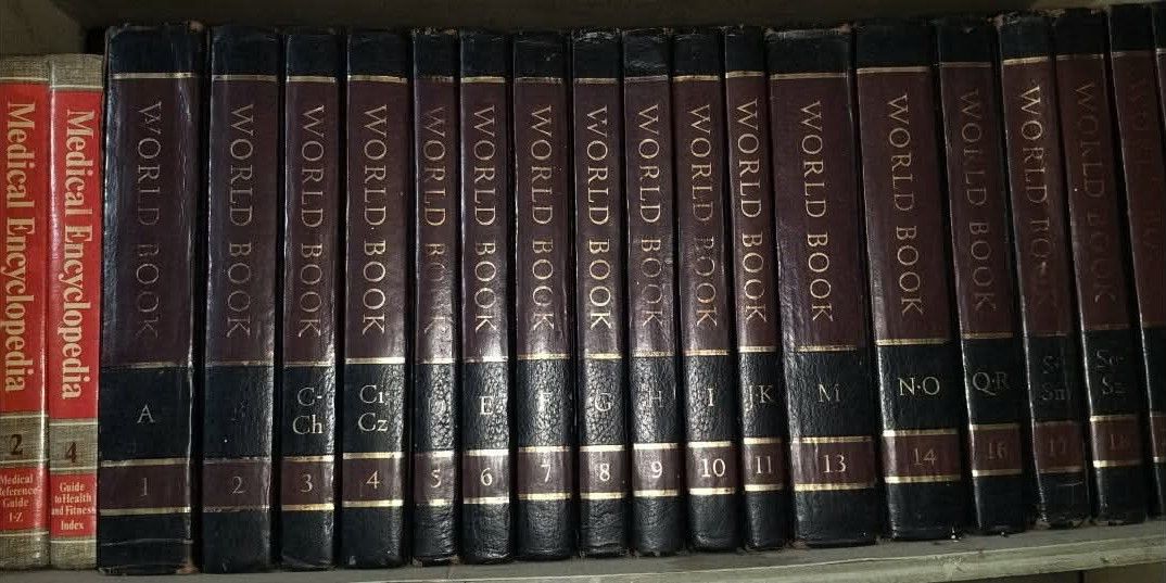 1982 Vintage World Book Encyclopedia (Category: Textbooks) located in Taguig. Submitted by seducente.closet (Listing ID 1442759943, Image 1). Description: Vintage World Book Encyclopedia Set (1982) + Medical Encyclopedias (1980) Take all! Includes a set of classic World Book encyclopedias plus 3 Medical Encyclopedia volumes. Great for collectors, decor, or reference. ⚠️ NOTE: These are very heavy — please come prepared to carry/transport. 📍 Loca