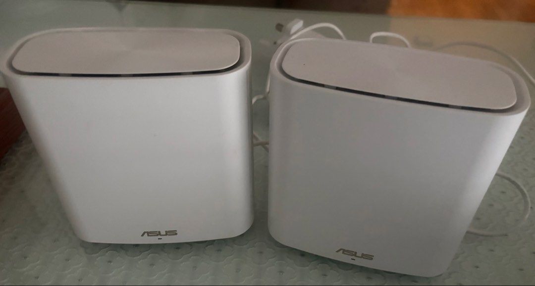 2x ASUS Wi-Fi System Mesh Routers
