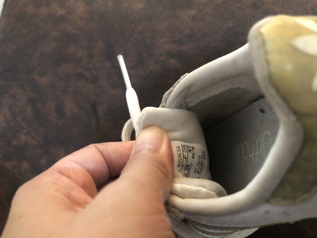 ADIDAS (Category: Babies & Kids Fashion) located in Aliaga. Submitted by imang_13 (Listing ID 1442737890, Image 3). Description: madumi lng pero like new pa issue: un tali gnupit ng anak ko un dulo un pnaka pampatigas pero unnoticed when worn ✅unisex.