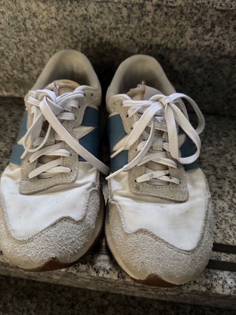 Adidas 237 (Category: Sneakers) located in Quezon City. Submitted by monicacle (Listing ID 1442831602, Image 1). Description: Needs cleaning.