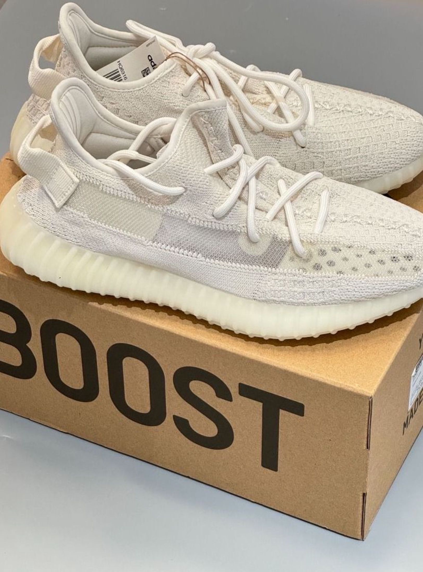 Adidas originals Yeezy Boost 350 V2 Ice Cream Bone Life Shoes White (Category: Sneakers) located in Singapore. Submitted by livefishxxd (Listing ID 1442769287, Image 2). Description: 🔒 Safe & Easy Adidas | Adidas originals Yeezy Boost 350 V2 Ice Cream Bone Life Shoes White Condition: Brand New Shipping: Free (J&T/Ninja Van) Payment: Cash on Delivery Confirm: ~3 day photos Protection: Buyer Protection.