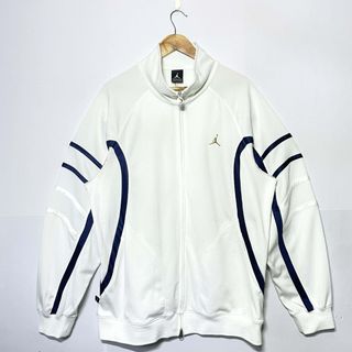 (Category: ) located in . Submitted by ywthrift (Listing ID 1442859260, Image 1). Description: .