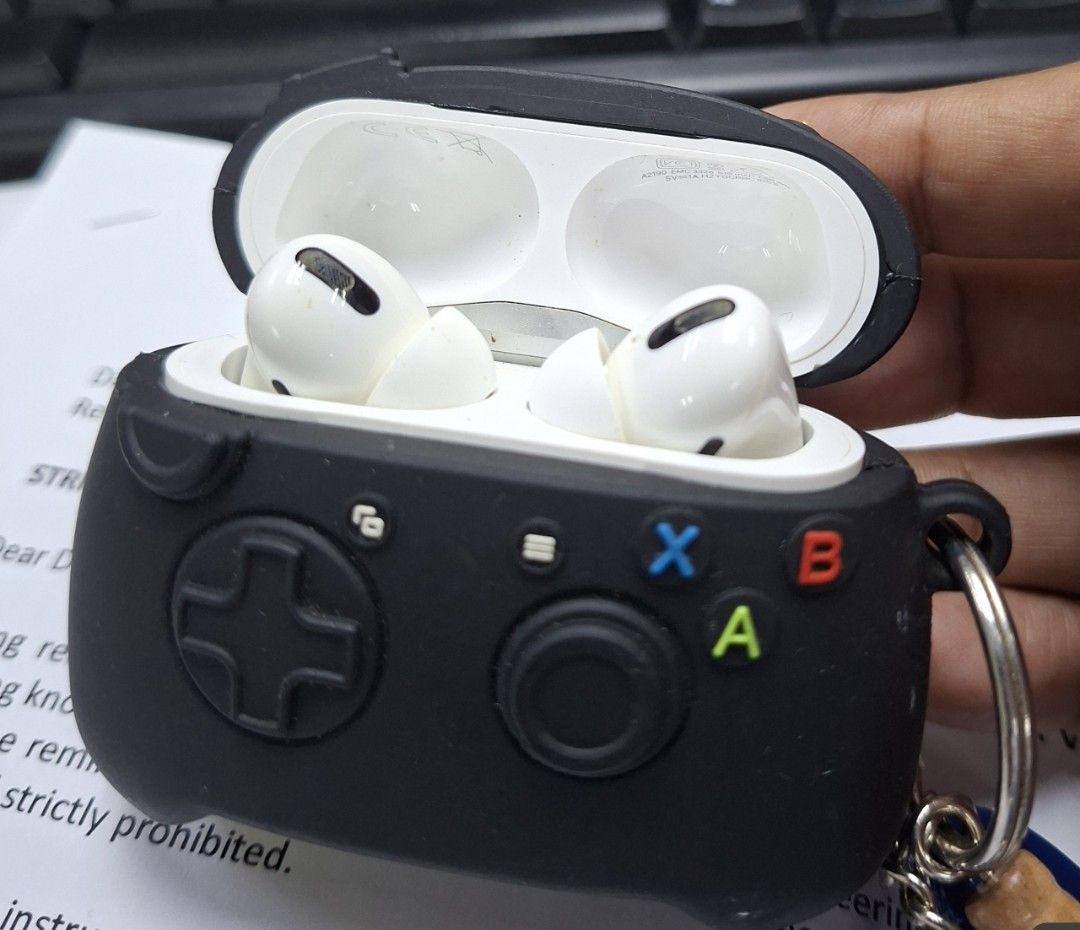 Airpods Pro with case