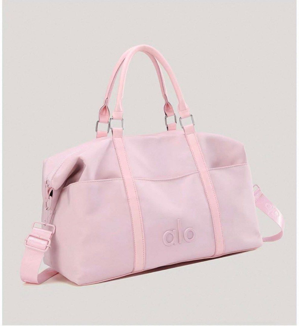 Alo Duffle Bag (Category: Shoulder Bags) located in Manila. Submitted by rcwluxx (Listing ID 1442901358, Image 1). Description: .