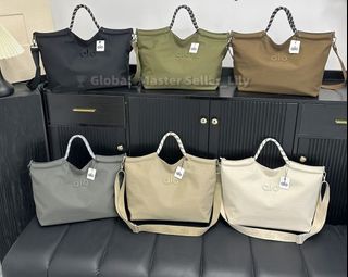 (Category: ) located in . Submitted by fashion.luxe (Listing ID 1442751437, Image 1). Description: .