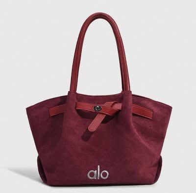 Alo Tote Bag (Category: Tote Bags) located in Manila. Submitted by rcwluxx (Listing ID 1442902038, Image 3). Description: .