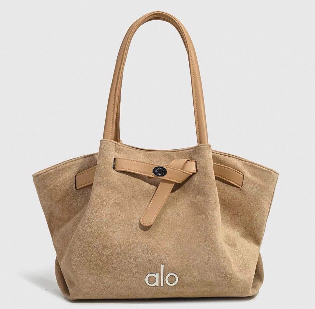 Alo Tote Bag (Category: Tote Bags) located in Manila. Submitted by rcwluxx (Listing ID 1442902038, Image 2). Description: .