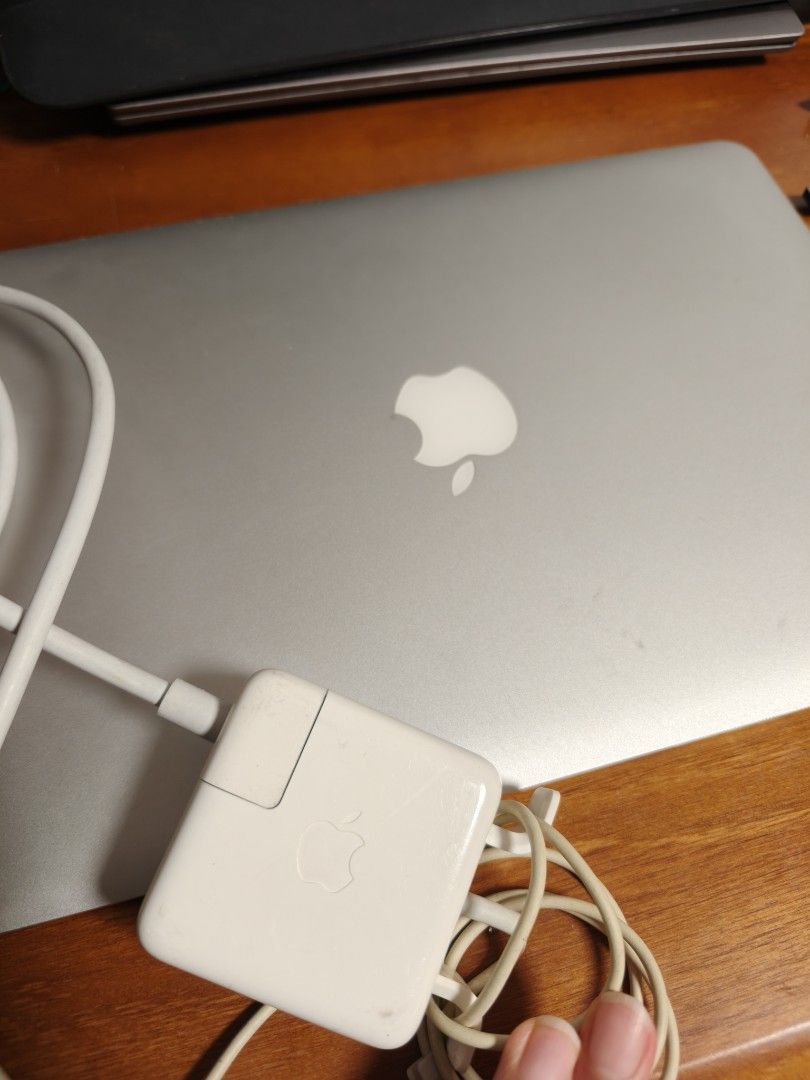 Apple MacBook Air Laptop477652393604556801