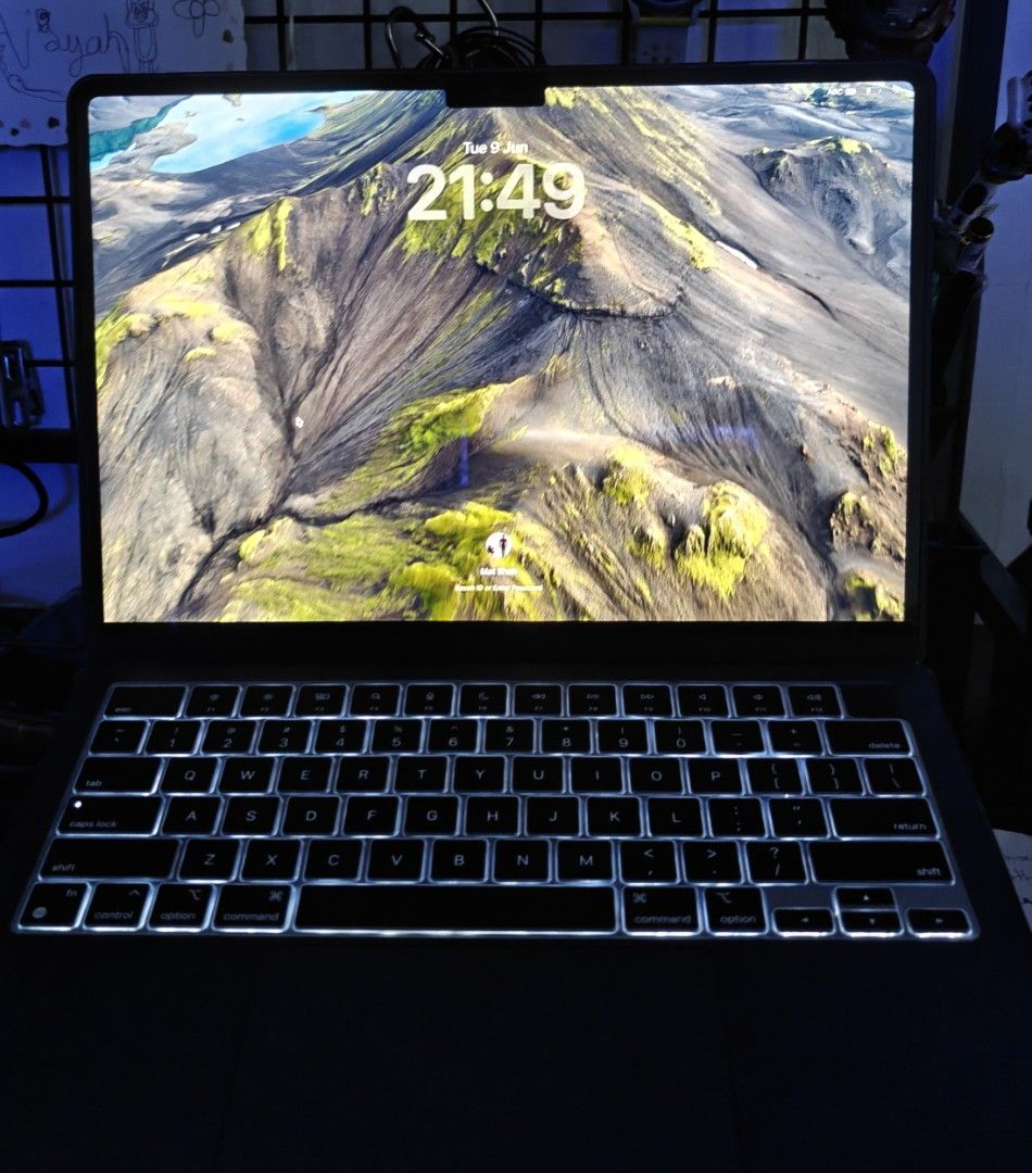 Apple MacBook Air M2 13-inch