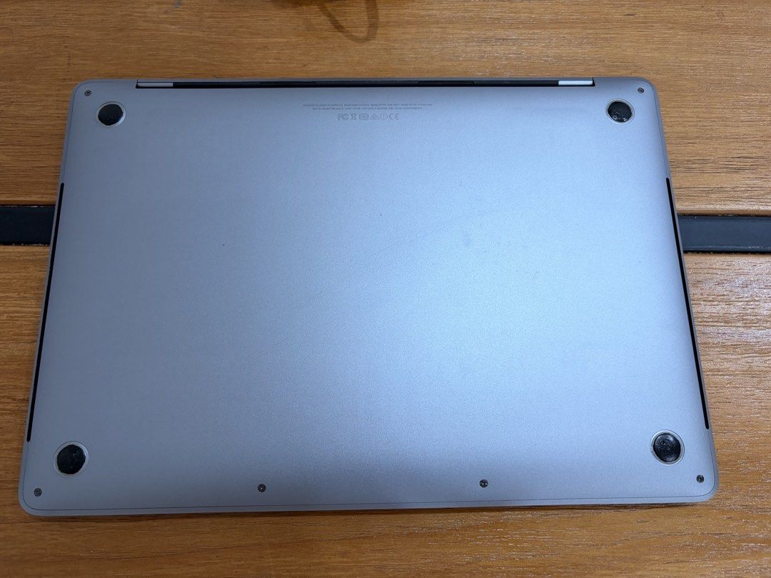 Apple MacBook Pro 13-inch477281654984550402