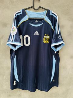 (Category: ) located in . Submitted by calcio_sport_jersey (Listing ID 1442911665, Image 1). Description: .