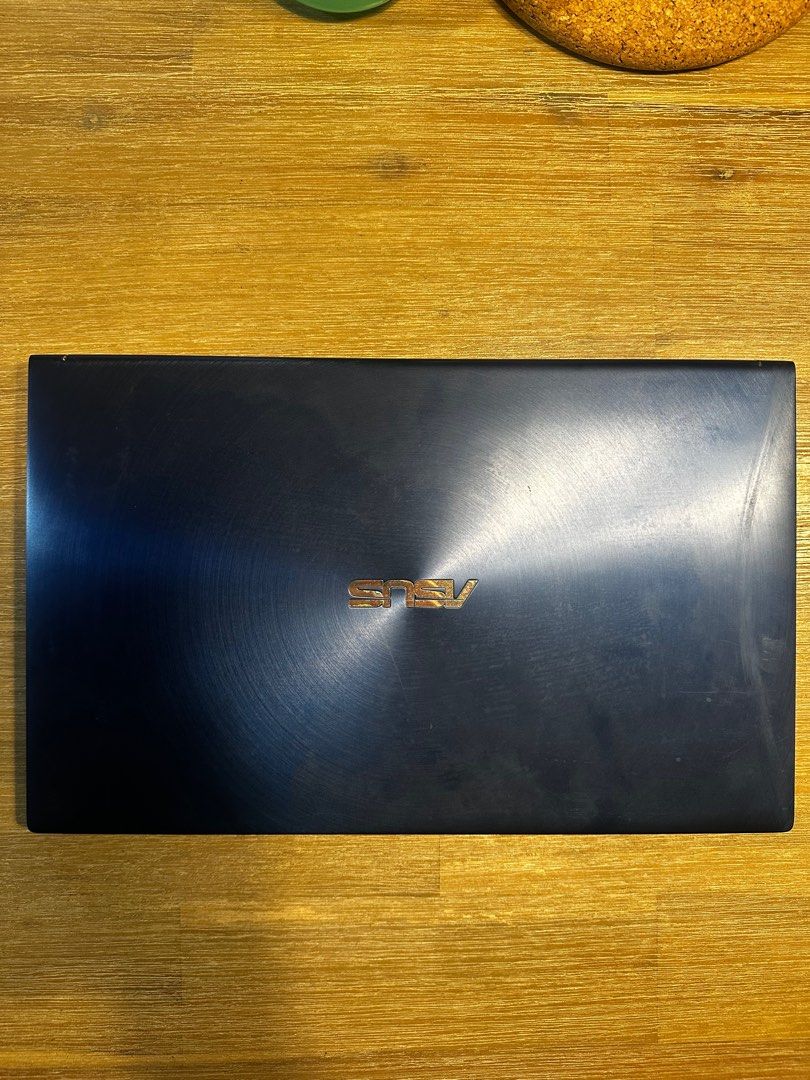Asus Zenbook15 laptop