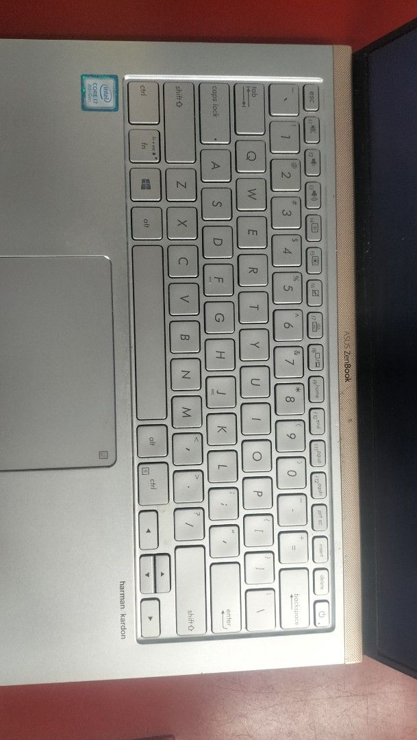 ASUS Zenbook Laptop477166907583385601