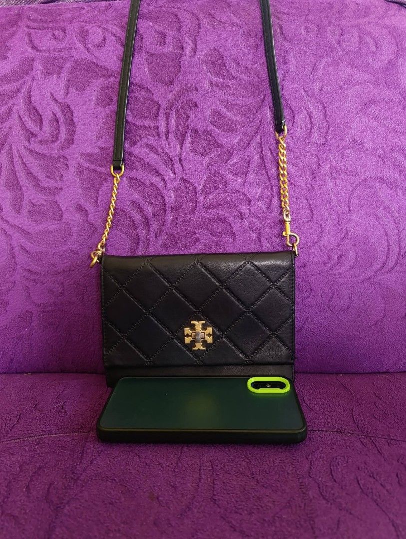 SALE💓Authentic Tory B. Mini Georgia (Category: Luxury Bags & Wallets) located in Alabel. Submitted by theleopard25 (Listing ID 1442760096, Image 3). Description: ✨ Authentic Mini Georgia Bag ✨ Super ganda and classy! 🖤 ✔ Mini Georgia ✔ Can fit a phone and small wallet ✔ Excellent condition ✔ No major issues ✔ What you see is what you get Perfect for everyday use and casual outings. Grab it before it's gone! 🛍️.