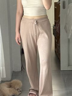 (Category: ) located in . Submitted by curator.noona (Listing ID 1442757785, Image 1). Description: .