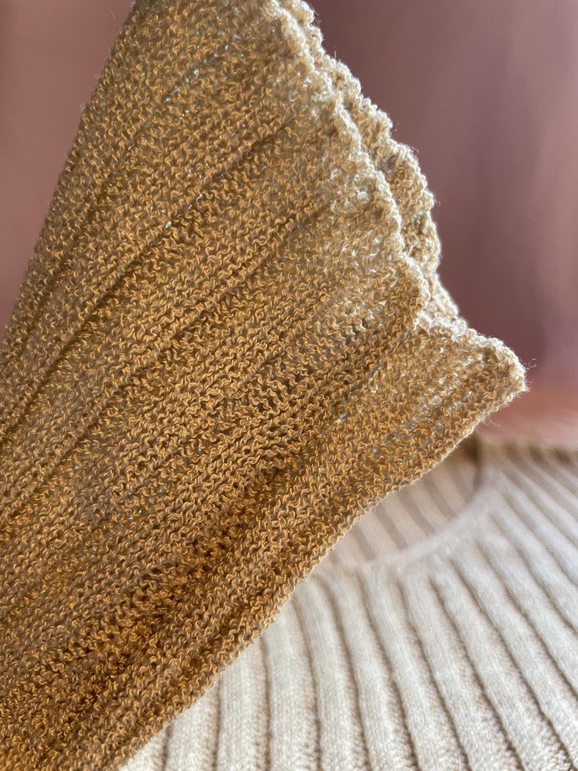 Beige Ribbed Knit Long Sleeve Crop Top (Category: Longsleeves) located in Pasig City. Submitted by rel.iques (Listing ID 1442856567, Image 3). Description: A flattering and cozy knit top with a subtle semi-sheer texture, perfect for effortless everyday styling. ✨ Soft ribbed knit fabric✨ Long sleeves with a comfortable stretch fit✨ V-neck design for a flattering silhouette✨ Slightly sheer when worn while still providing coverage✨ Easy to pair wit