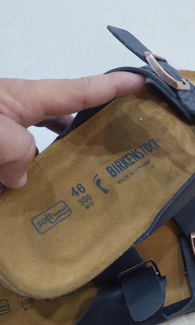 BIRKENSTOCK ARIZONA (Category: Slippers & Slides) located in Iloilo. Submitted by skerittt (Listing ID 1442749226, Image 2). Description: BIRKENSTOCK ARIZONA SIZE 46 NO FLAWS.