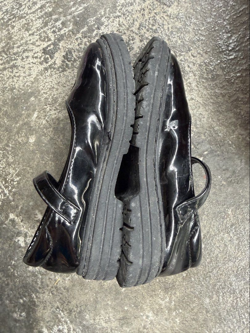 Black Hello Kitty Mary Jane Shoes Size 29 (Category: Babies & Kids Fashion) located in Cavite. Submitted by thehiddenhanger (Listing ID 1442862162, Image 2). Description: -used less than 6months, outgrown - no issue - Kitty Black Patent Mary Jane Shoes - Size 29 (inner sole marking) - Secure buckle strap closure - Adorable embroidered detail on the toe - Ideal for school or everyday wear - Shows some scuffing on patent material and soles .