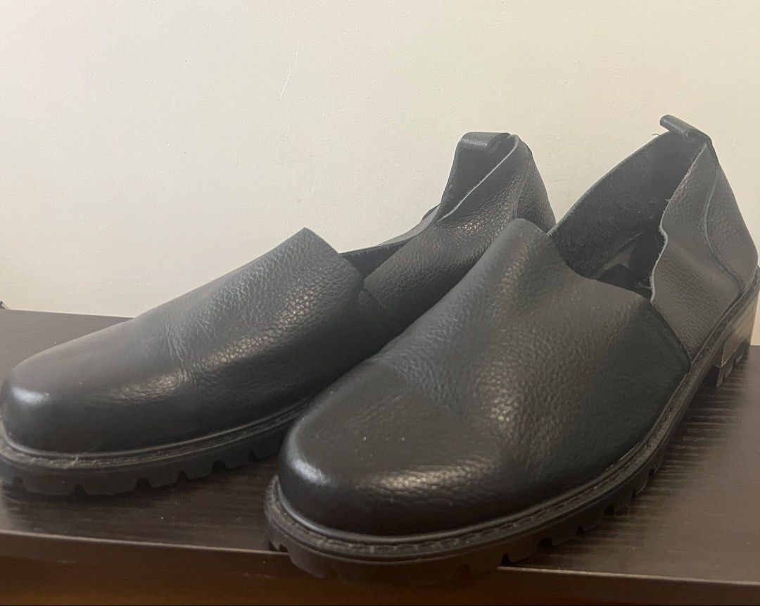Black Leather Loafers / Slip-Ons (Category: Dress Shoes) located in Naga. Submitted by circa86 (Listing ID 1442745184, Image 3). Description: - First photo for reference only - Black grain leather loafers / slip-ons by Y.S.H. Korea - Versatile for dressing up or down - Super comfy! - Fits 25 to 25.5cm - Lemaire, COS, The Row, Marsell, Officine Creative, J.M. Weston, Mr Porter.