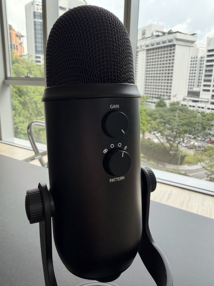 Blue Yeti USB Microphone477270661640366081