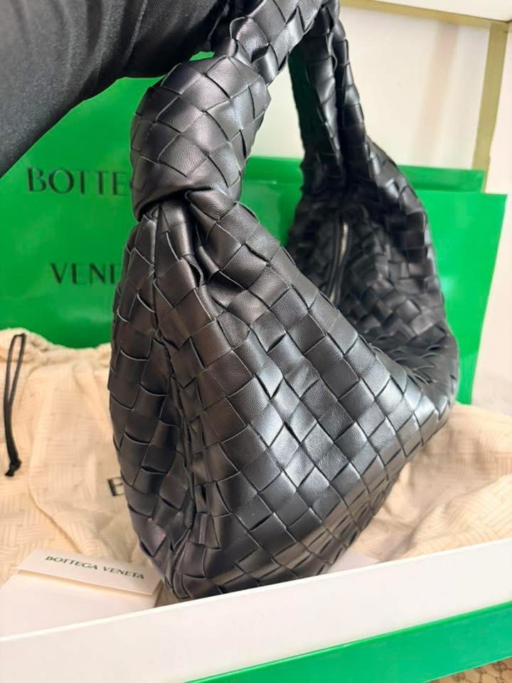 Bottega Veneta Jodie Classic (Category: Luxury Bags & Wallets) located in Dasmarinas. Submitted by jadasy_vintagefinds (Listing ID 1442805410, Image 3). Description: Bottega Veneta Jodie Classic size, SHW, in great condition/complete. Lost papers. Japan auction sourced. 📣 GET BIG BIG DISCOUNTS when you visit our store 📣 ▫️We are open from Monday - Saturday 9am to 5pm ▫️Sunday (by appointment) 📍Japan Ukay @ LTO Extension Office Dasmariñas Cavit