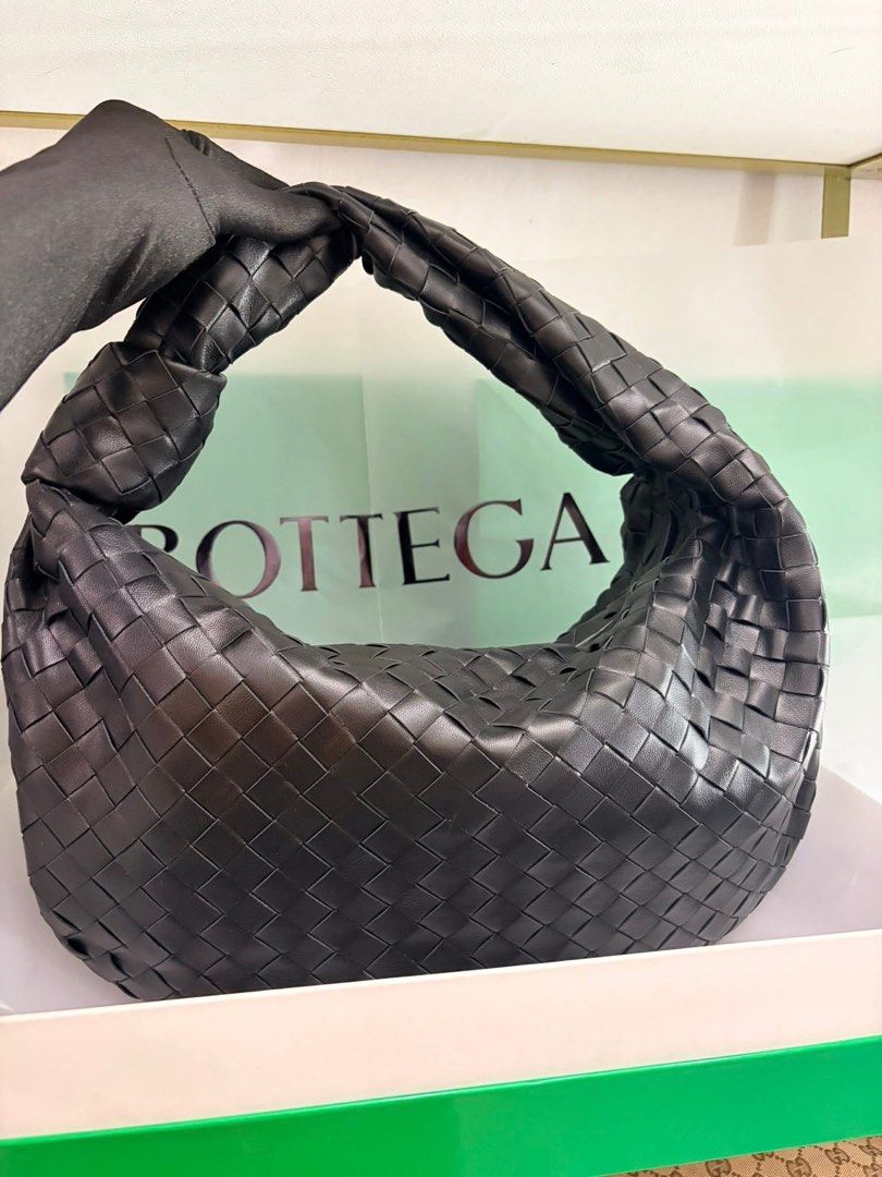 Bottega Veneta Jodie Classic (Category: Luxury Bags & Wallets) located in Dasmarinas. Submitted by jadasy_vintagefinds (Listing ID 1442805410, Image 1). Description: Bottega Veneta Jodie Classic size, SHW, in great condition/complete. Lost papers. Japan auction sourced. 📣 GET BIG BIG DISCOUNTS when you visit our store 📣 ▫️We are open from Monday - Saturday 9am to 5pm ▫️Sunday (by appointment) 📍Japan Ukay @ LTO Extension Office Dasmariñas Cavit