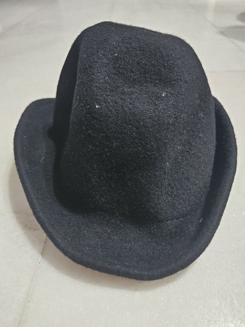 bowling hat (Category: Caps & Hats) located in Singapore. Submitted by mysticstars (Listing ID 1442764821, Image 1). Description: .