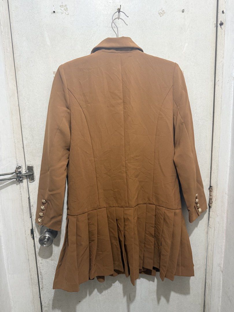 Brown Long Sleeve Blazer Dress (Category: Dresses) located in Quezon City. Submitted by katrineang (Listing ID 1442893818, Image 2). Description: Best fits large size. Measurements posted in photos. Premium quality.