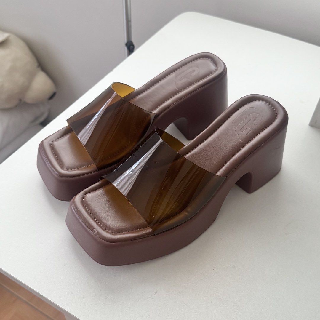 Brown Platform Wedge Square Toe Sandals (Category: Wedges) located in Taytay. Submitted by fulllsun (Listing ID 1442804599, Image 1). Description: - 24cm insoles - brand new, never used out - originally bought for 799 rfs: size too small mop: gcash gotyme maribank mod: j&t ggx or sdd.