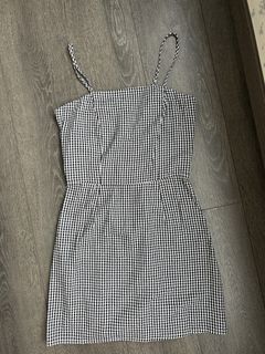 (Category: ) located in . Submitted by clearmycloset65 (Listing ID 1442742761, Image 1). Description: .