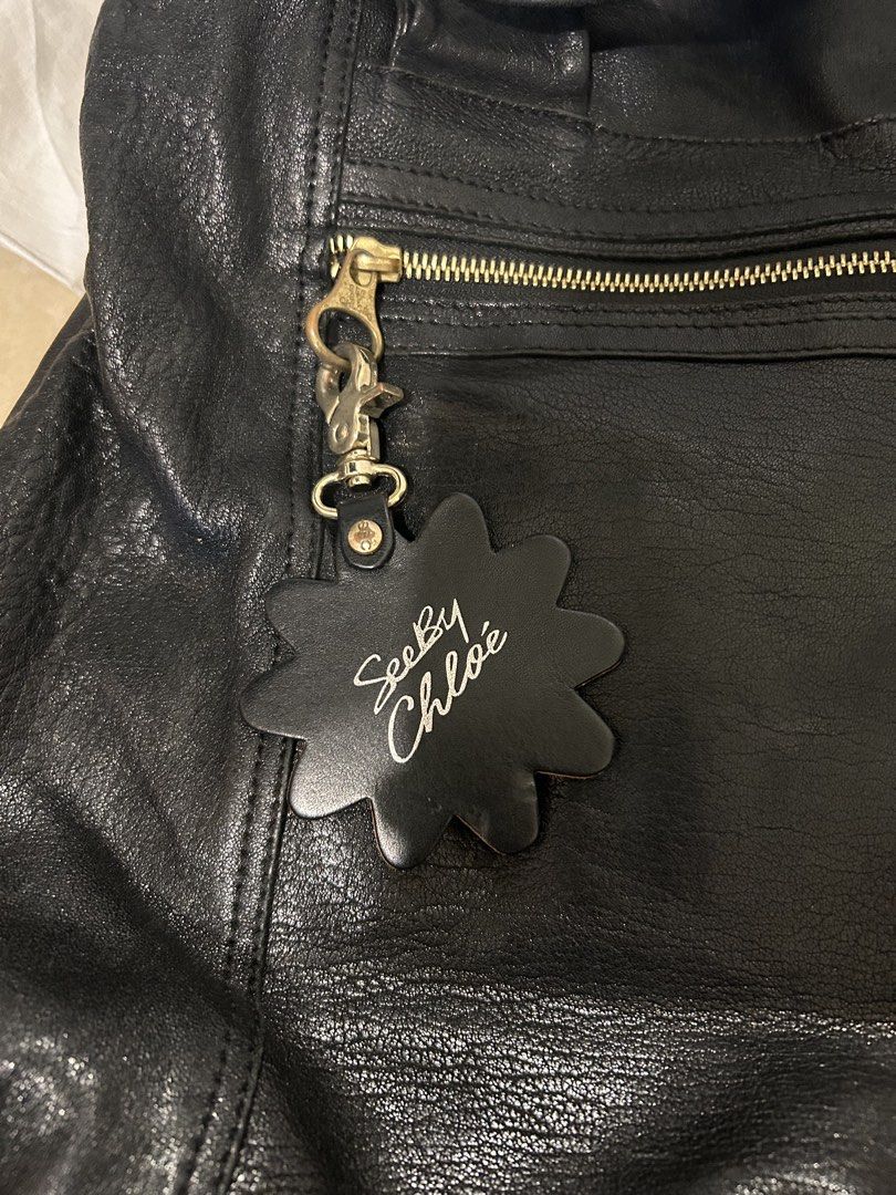Chloe tote bag ( SEE BY CHLOE) (Category: Luxury Bags & Wallets) located in Davao. Submitted by miffyzcharms (Listing ID 1442752778, Image 1). Description: .