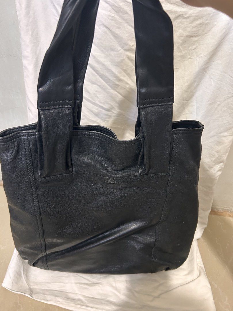 Chloe tote bag ( SEE BY CHLOE) (Category: Luxury Bags & Wallets) located in Davao. Submitted by miffyzcharms (Listing ID 1442752778, Image 3). Description: .