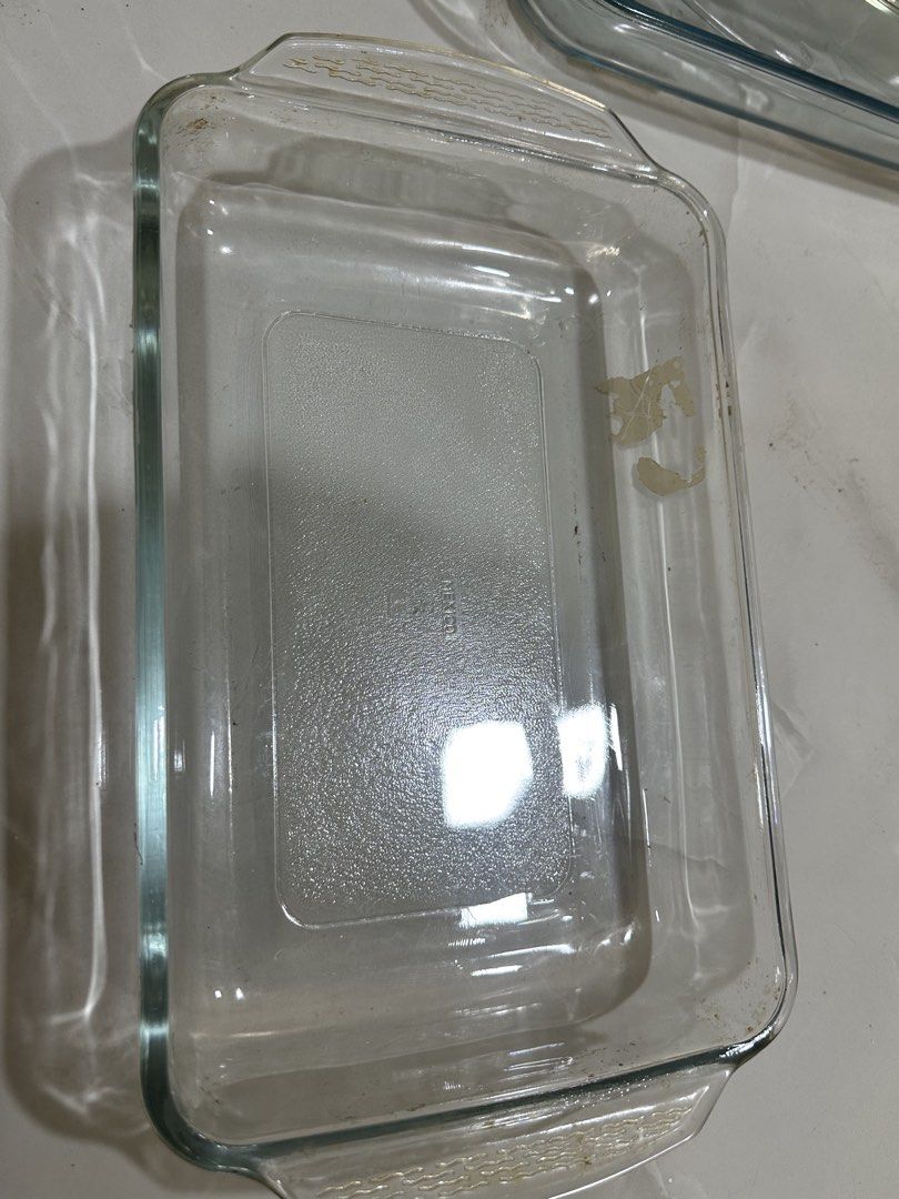 Clear Glass Rectangular Baking Dish Casserole Pan – Made in Mexico (Category: Other Kitchenware & Tableware) located in Manila. Submitted by tenshiii185 (Listing ID 1442799955, Image 1). Description: -Has minor issues (pwede pa maalis ‘yung mga stain) -Heavy-duty clear glass rectangular baking pan with built-in handles. Stamped “Mexico” on the bottom. Perfect for casseroles, lasagnas, or cakes. -Condition: Good used condition. No chips or cracks.