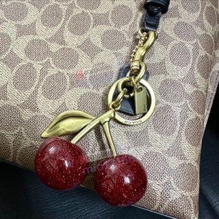 (Category: ) located in . Submitted by mia12138 (Listing ID 1442880308, Image 1). Description: .