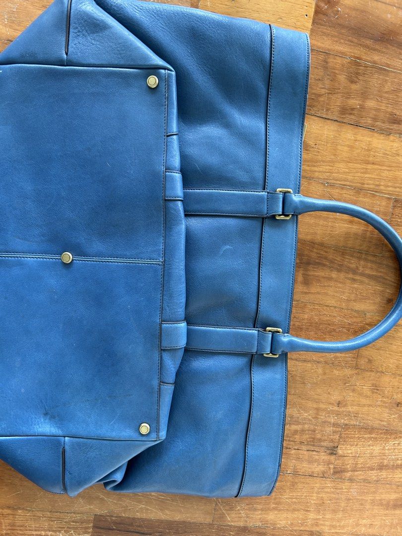 SALE!COACH WEEKEND LEATHER TOTE (Category: Luxury Bags & Wallets) located in Paranaque City. Submitted by cml_03 (Listing ID 1442875285, Image 3). Description: Coach 70487 Weekend Leather Tote Blue Large Travel Tote.