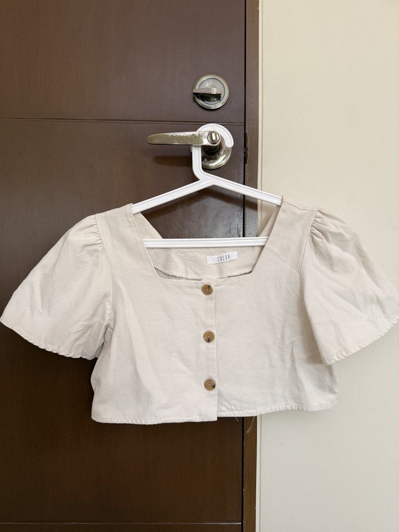 Cream Square Neck Puff Sleeve Cropped Top (Category: Blouses) located in Paranaque City. Submitted by bellaisaaa (Listing ID 1442766693, Image 1). Description: - bought in a thrift shop but never wore it - fits XS to S.