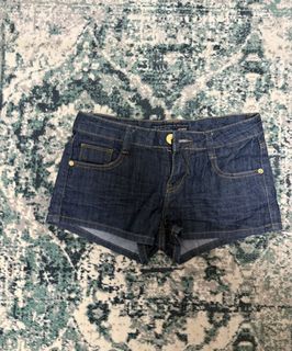(Category: ) located in . Submitted by lyarchives (Listing ID 1442783732, Image 1). Description: .