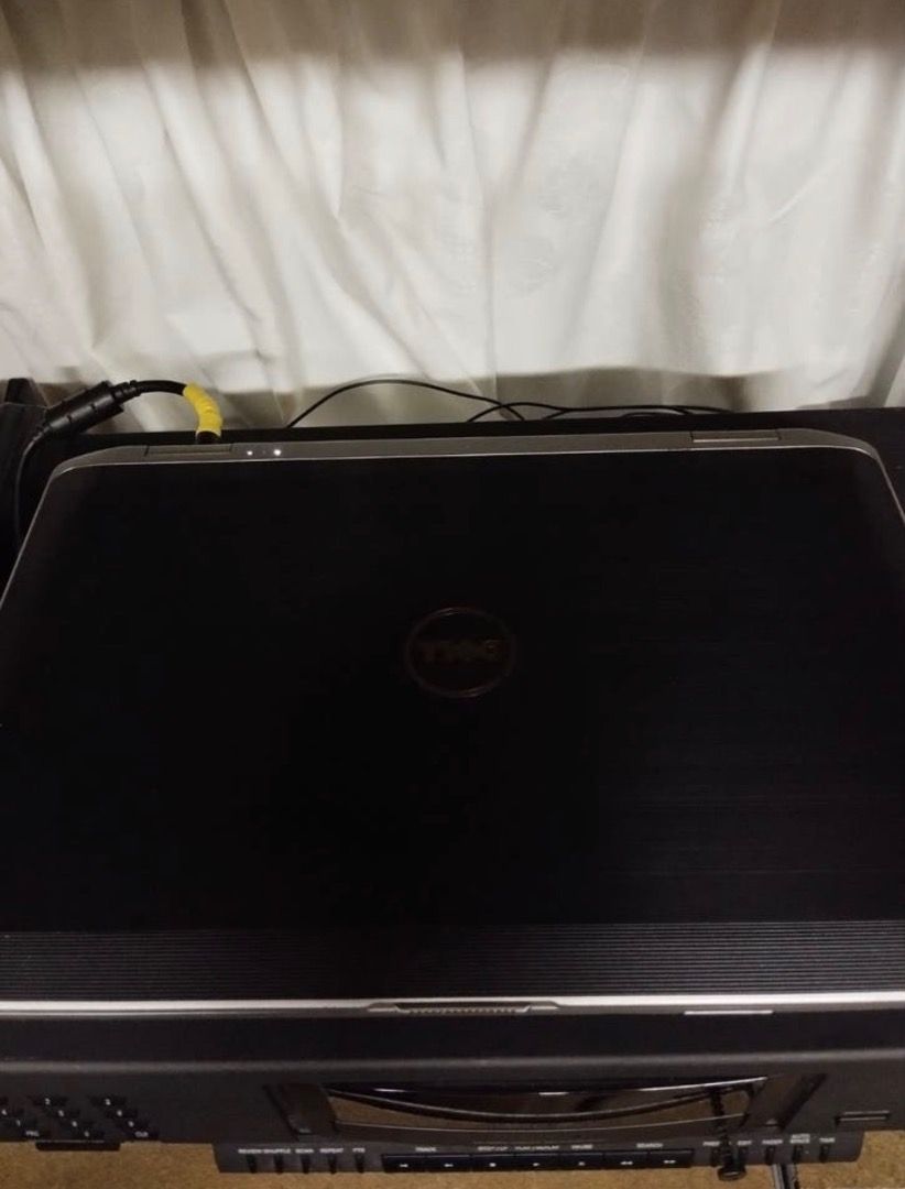 Dell Laptop - Intel Core i5477773543570165766