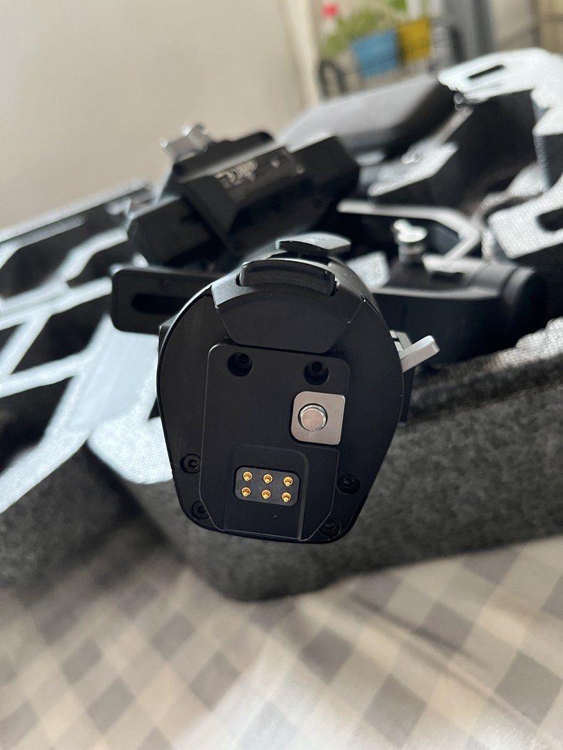 DJI RONIN S Standard Kit Three-Axis Motorized Gimbal Stabilizer (Category: Gimbals & Stabilizers ) located in Naga. Submitted by kitty_cate02 (Listing ID 1442743422, Image 3). Description: Well-maintained and in good condition No issues Used only a few times Mostly stored Shipping fee shouldered by the buyer via LBC 🚚 Comes with the original box and Accessories In the Box * DJI Ronin-S * BG37 Grip with Built-In Battery * Camera Mounting Plate * 