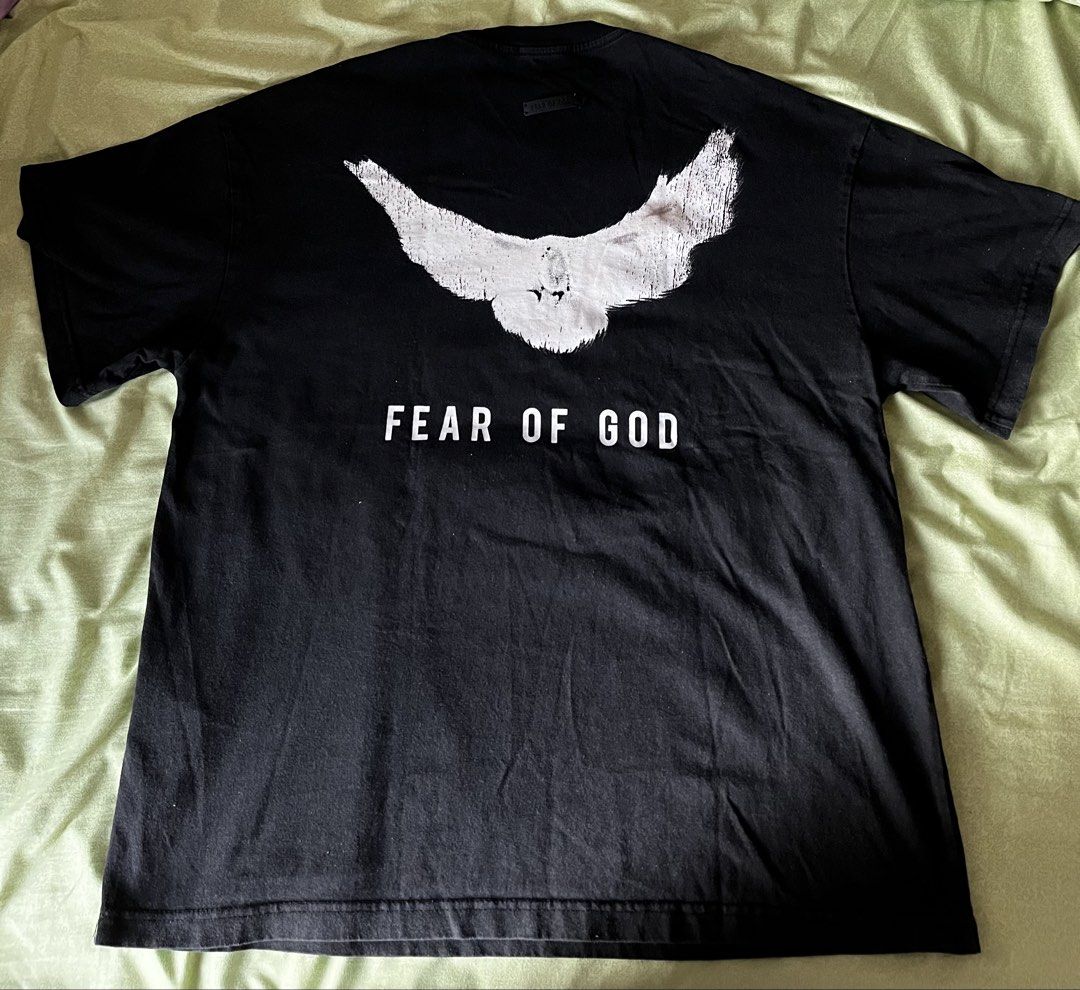 Fear of God Essentials Black T-Shirt (Category: Tshirts & Polo Shirts ) located in Makati City. Submitted by djasper6217557 (Listing ID 1442826210, Image 2). Description: Fear of God L- 28 W- 22.5 600 + sf.
