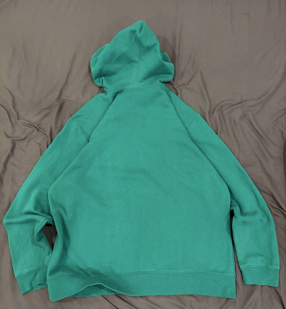 Gap Green Hoodie XL (Category: Hoodies) located in Manila. Submitted by zygshoppp (Listing ID 1442900454, Image 3). Description: • with tag • authentic • worn only thrice • excellent condition Length: 26 inches Pit to Pit: 24.5 inches.