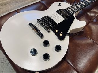 (Category: ) located in . Submitted by 35guitaravenue (Listing ID 1442775416, Image 1). Description: .