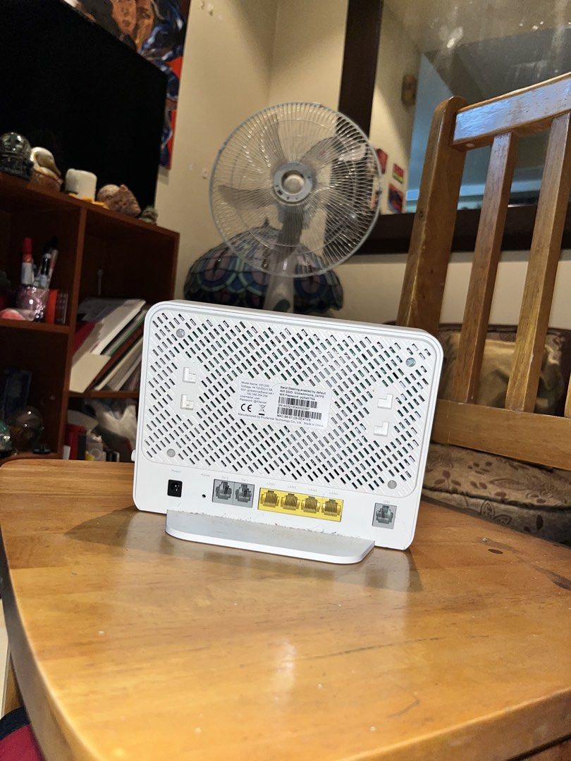 Globe At Home WiFi Modem Router (Category: Networking) located in Bulacan. Submitted by ninerose (Listing ID 1442754689, Image 2). Description: - Open for offers 🤩 - Globe At Home WiFi modem - Includes power adapter and cable - Bigay langgg never got to connect sa WiFi pero working!! .