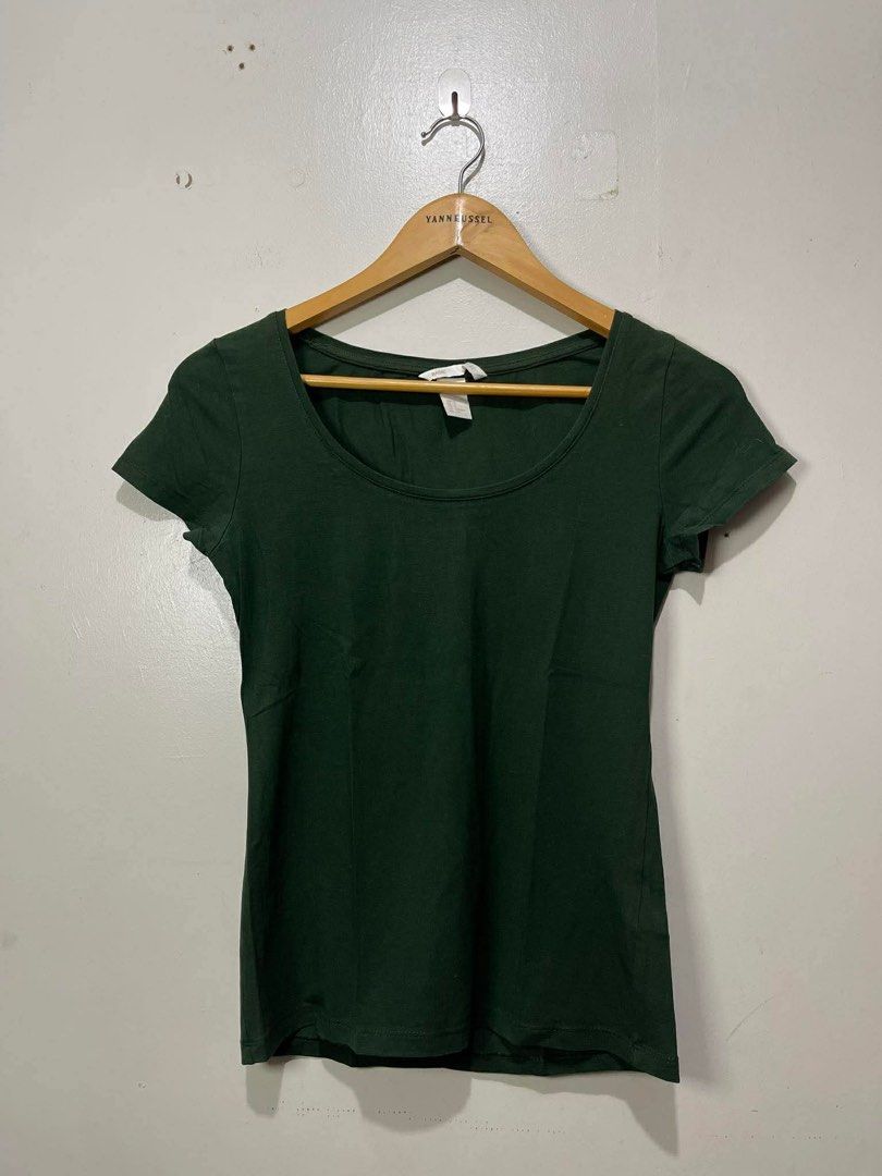 SALE‼️ H&M Womens Basic Short Sleeve Shirt - Green (Category: Shirts) located in Davao. Submitted by maryjoey17 (Listing ID 1442751654, Image 1). Description: Last price posted Size Small Dimes W15.5 x L22 Condition 10/10 Color rate 9.5/10.