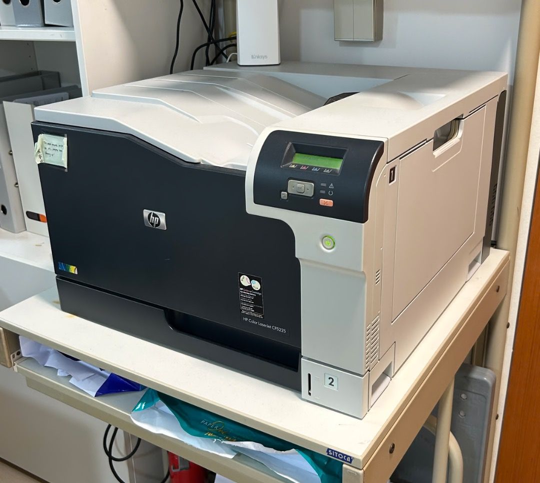 HP Color LaserJet Professional CP5225 Printer with  and Original Inks